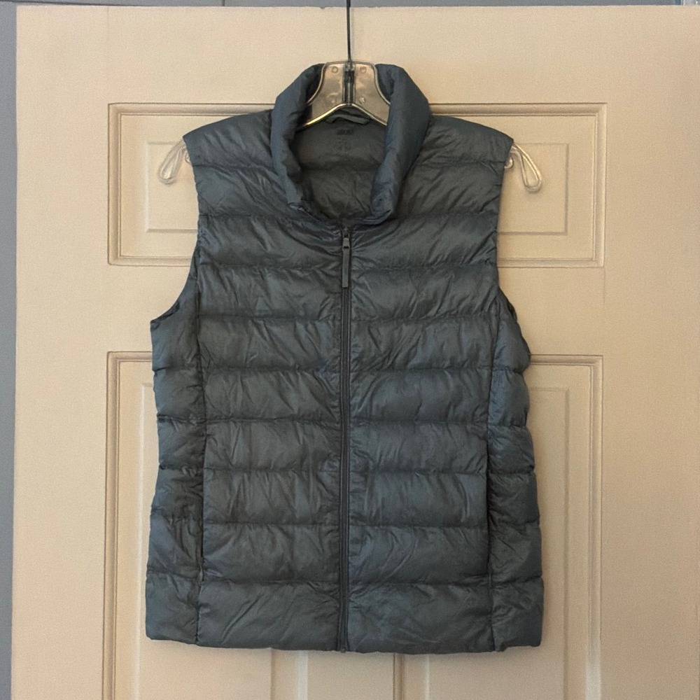 Uniqlo Ultra Light Down Puffer Vest Gray S Puffer Gorpcore Minimalist Layer